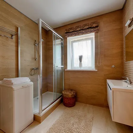 Apartment Arenda Apartments - Surganova,5A
