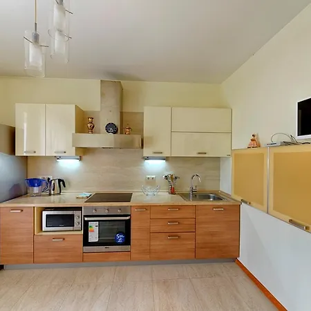 Arenda Apartments - Surganova,5A *